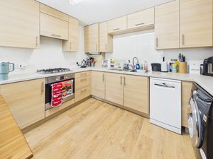 KITCHEN- click for photo gallery